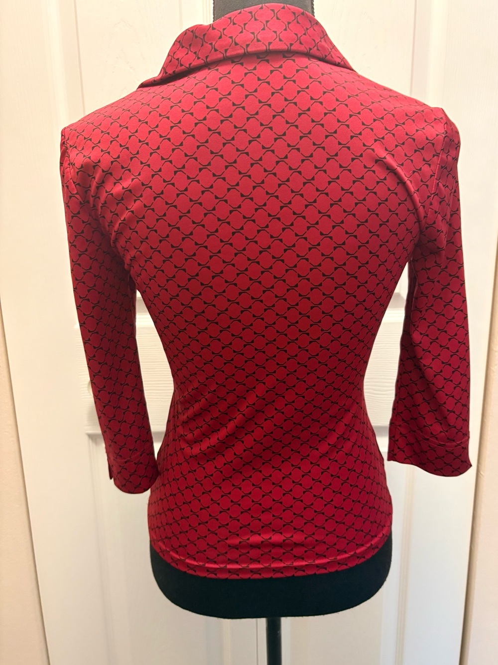 Guess Red Patterned Collared Button-Down Top - Picture 3 of 4